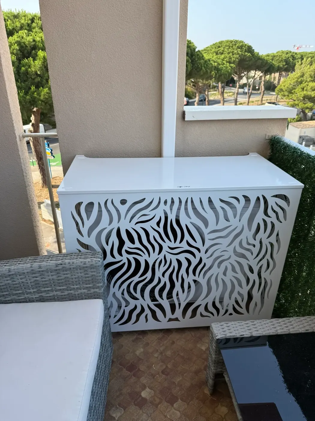 Cache extérieur design pour unité de climatisation