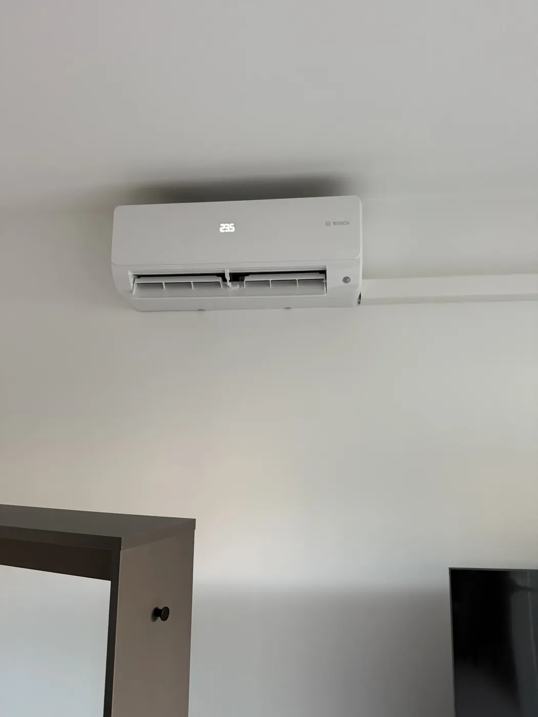 Unité intérieure installée dans un salon